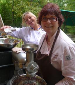 Bean to Bar: Hands on Making Artisan Chocolate from the Bean
