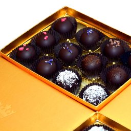 SELEUŠS - Chocolates-Truffle-Gold-Gift-box-4-7071.jpg