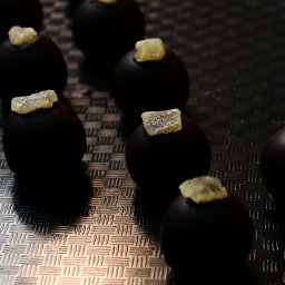 SELEUŠS-Chocolatess-Pineapple-Truffles-5992.jpg