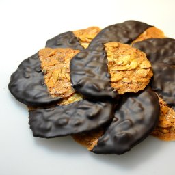 SELEUŠS-Chocolates-Cookies-Almond-Wafer-Crisp-1545.jpg