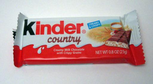 Kinder deutschland. Киндер Гард. Kinder Country crisp. Фрпианайт игкрок kinder Senik.