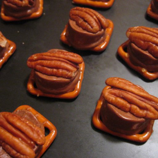 Xmas Pecan Pretzel Caramels I