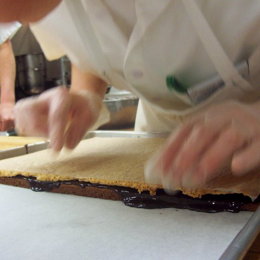 applying the hazelnut meringue layer
