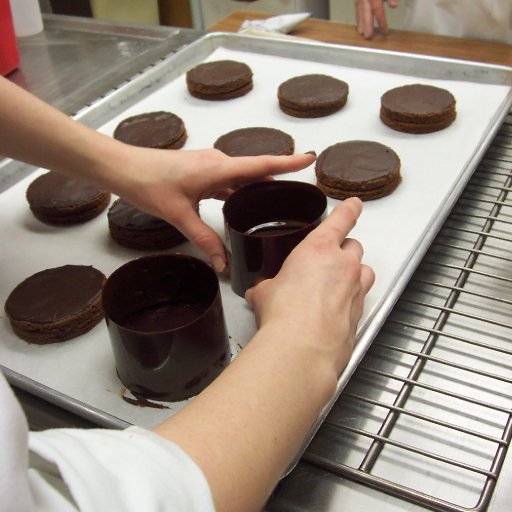 Shaping choc. covered acetate to form a column