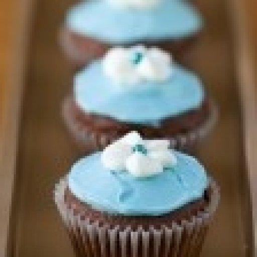 blue flower cupcakes