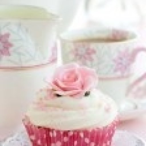 rose and tea cupcake