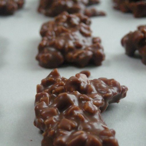 Detail of Roasted diced almonds in milk Maracaibo.